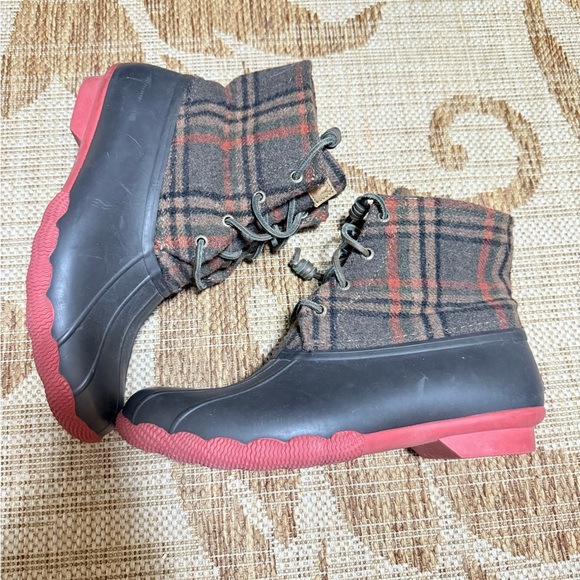 SPERRY Women's Saltwater Wool Rain Boot - brown/multi color, size 9
Great boots! - Picture 6 of 8